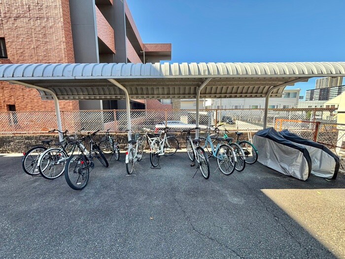 物件外観写真3　(駐輪場)