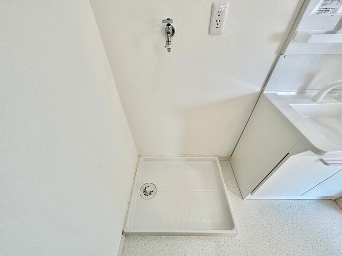 物件内観写真17　(洗濯機置場)