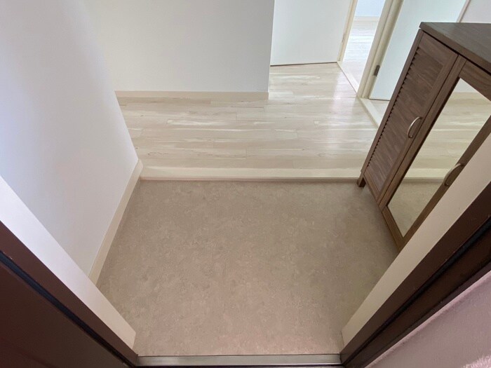 物件内観写真18　(玄関)