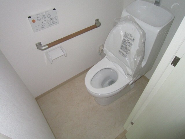 物件内観写真13　(トイレ)