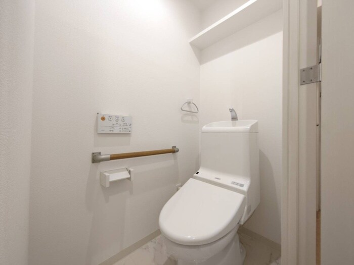 物件内観写真14　(トイレ)