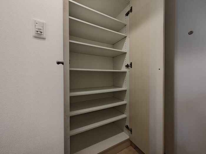 物件内観写真18　(靴箱)