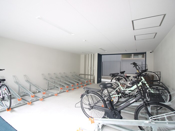 物件外観写真5　(駐輪場)