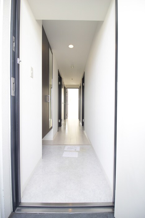 物件内観写真7　(玄関)