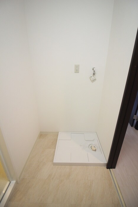 物件内観写真10　(洗濯機置場)