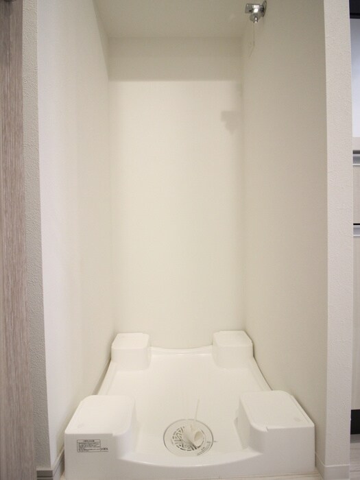 物件内観写真14　(洗濯機置場)