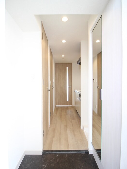 物件内観写真17　(玄関)