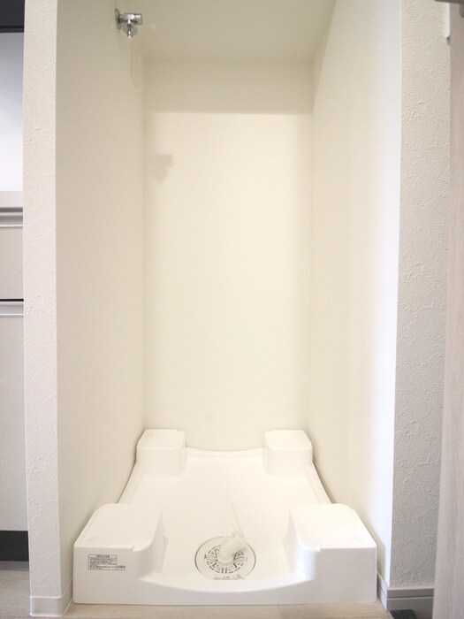 物件内観写真18　(洗濯機置場)