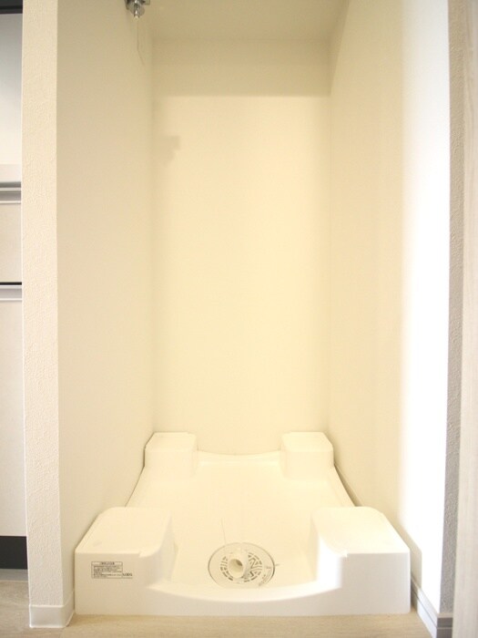 物件内観写真18　(洗濯機置場)