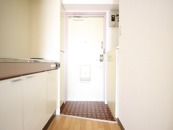 物件内観写真18　(玄関)