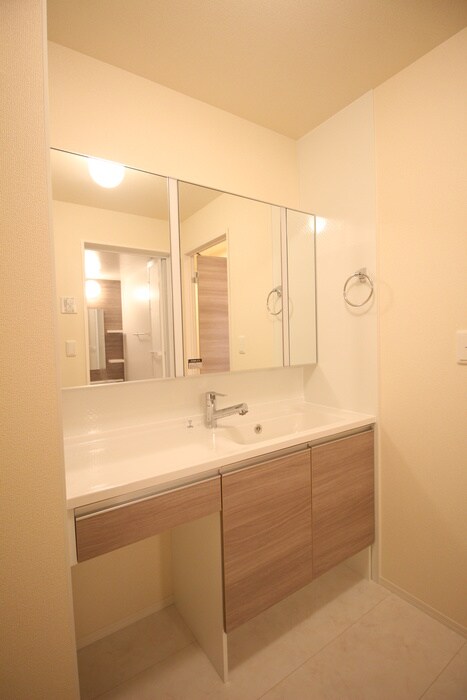 物件内観写真11　(洗面)