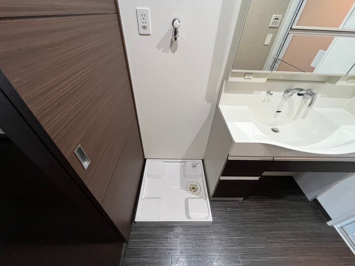 物件内観写真14　(洗濯機置場)