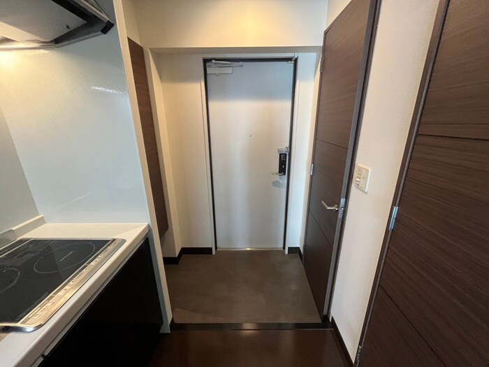 物件内観写真16　(玄関)