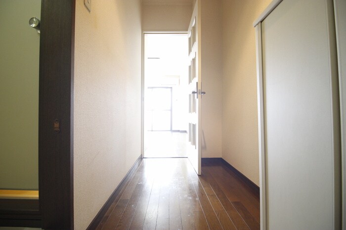 物件内観写真18　(廊下)