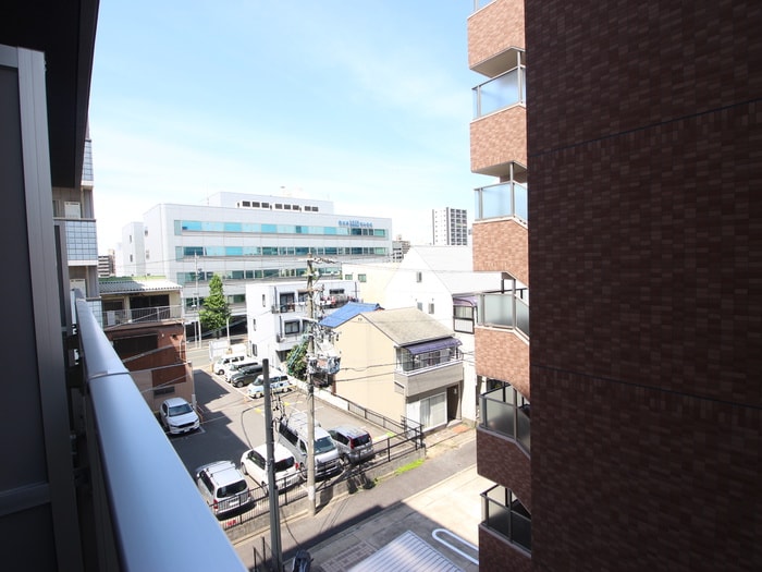 物件内観写真11　(室内からの展望)