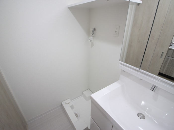 物件内観写真16　(洗濯機置場)