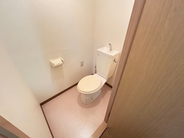 物件内観写真11　(トイレ)