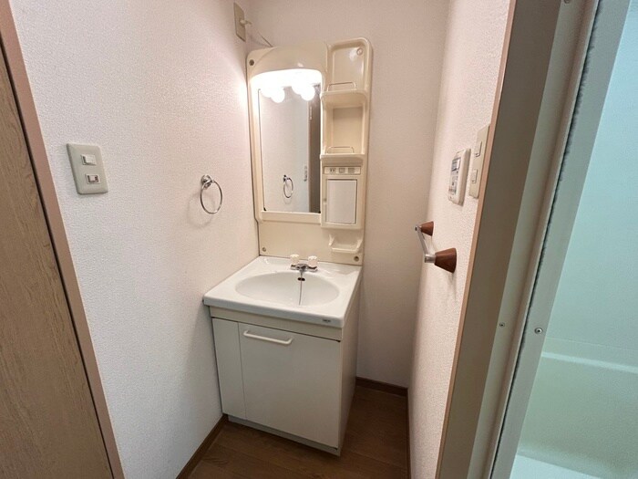 物件内観写真12　(洗面)