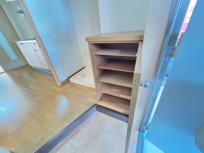 物件内観写真18　(靴箱)
