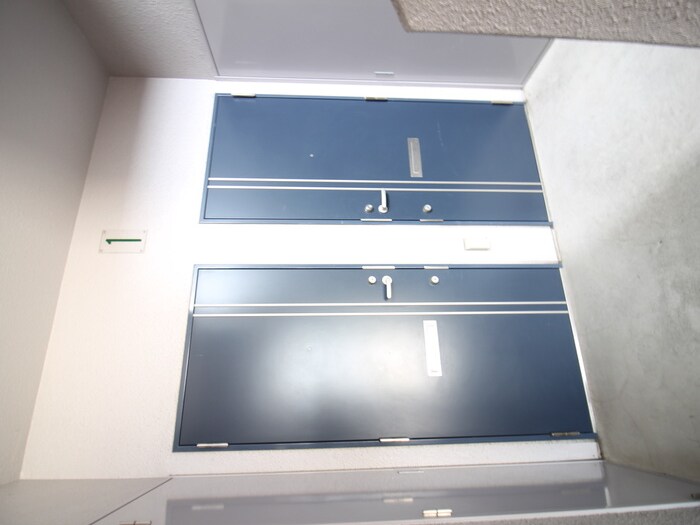 物件外観写真6　(エントランス部分)