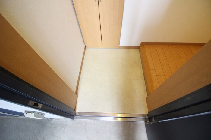 物件内観写真18　(玄関)