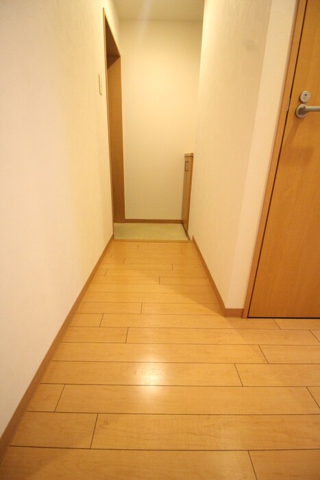 物件内観写真20　(廊下)