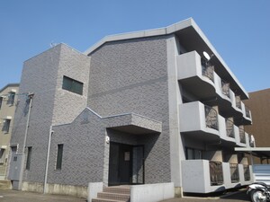 アカデミ－コ－トパスカル外観写真