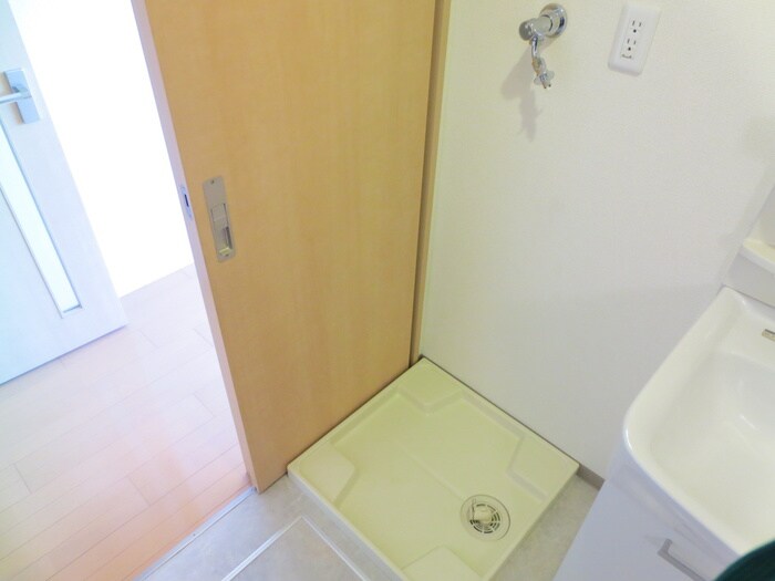 物件内観写真11　(洗濯機置場)