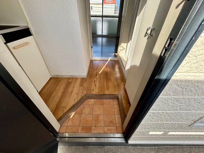 物件内観写真14　(玄関)