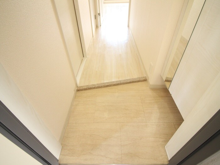 物件内観写真17　(玄関)