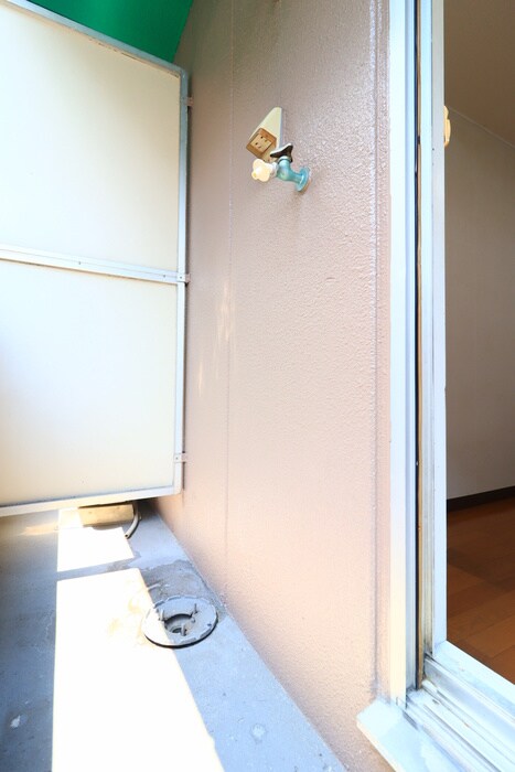 物件内観写真14　(洗濯機置場)