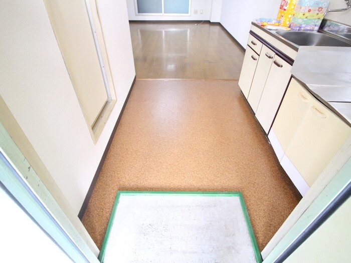 物件内観写真19　(玄関)