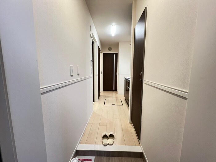 物件内観写真16　(廊下)