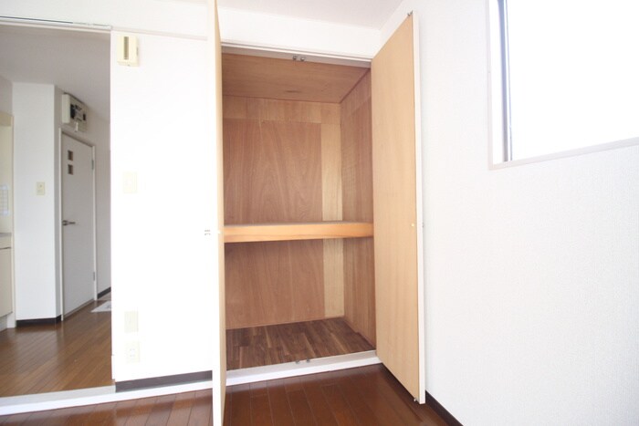 物件内観写真12　(収納)