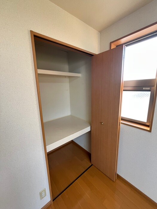 物件内観写真13　(収納)