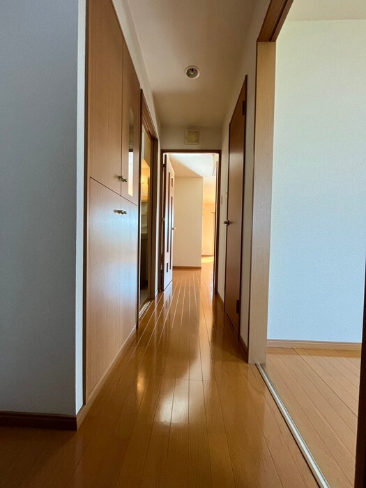 物件内観写真18　(廊下)