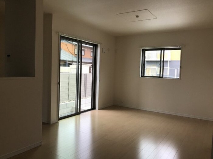 物件内観写真3　(居室)