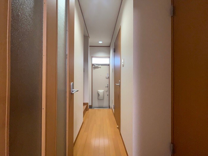 物件内観写真13　(廊下)