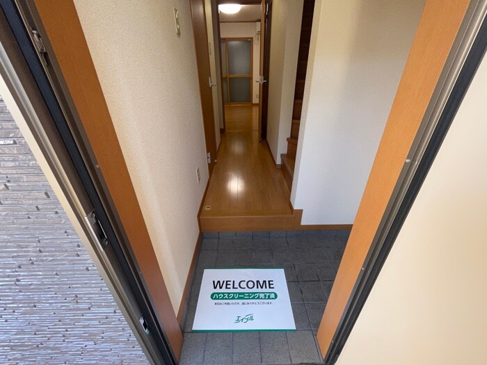 物件内観写真16　(玄関)