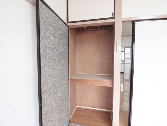 物件内観写真10　(収納)