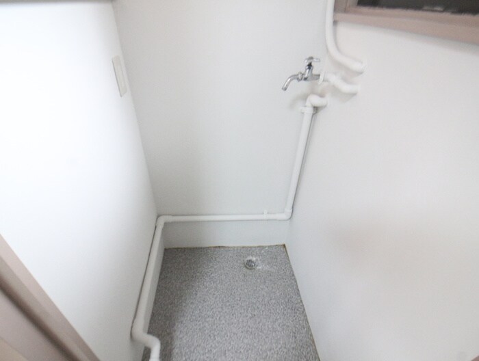 物件内観写真15　(洗濯機置場)