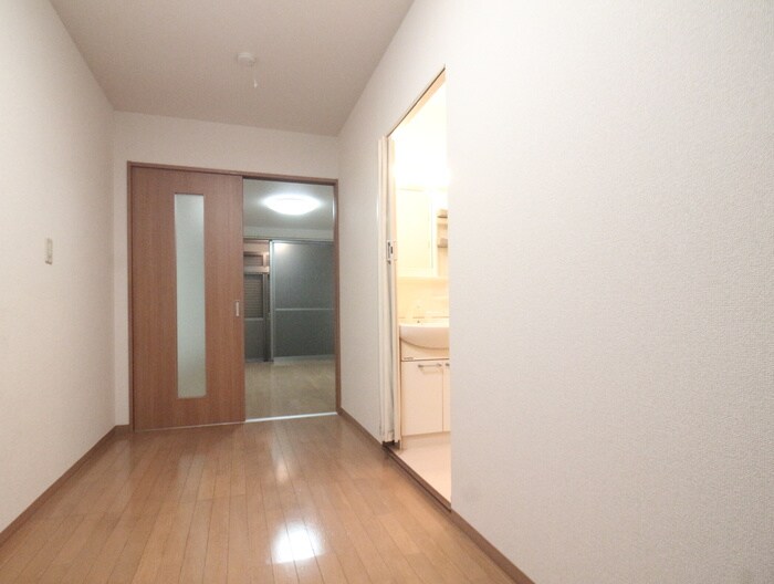 物件内観写真17　(廊下)