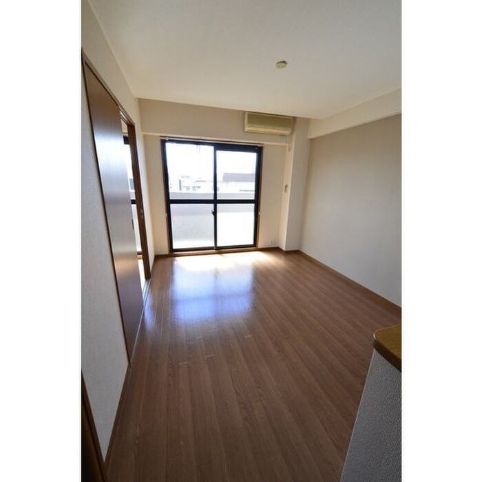 物件内観写真4　(居室)