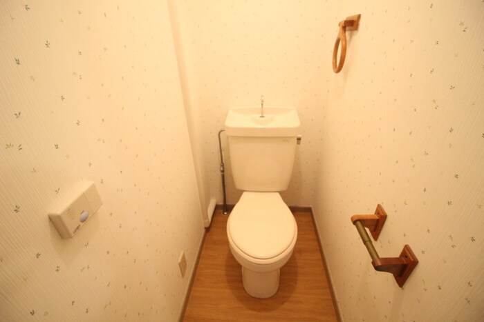 物件内観写真8　(トイレ)