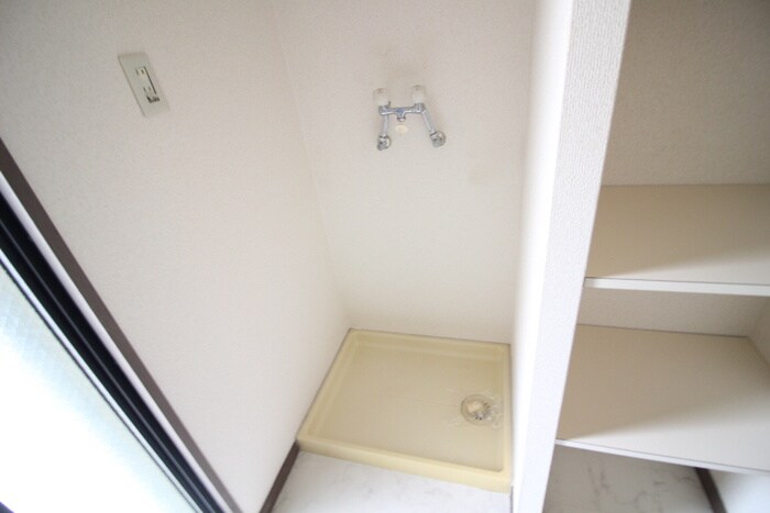 物件内観写真21　(洗濯機置場)