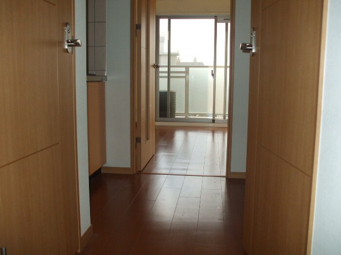 物件内観写真12　(廊下)