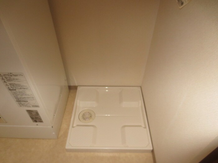 物件内観写真13　(洗濯機置場)