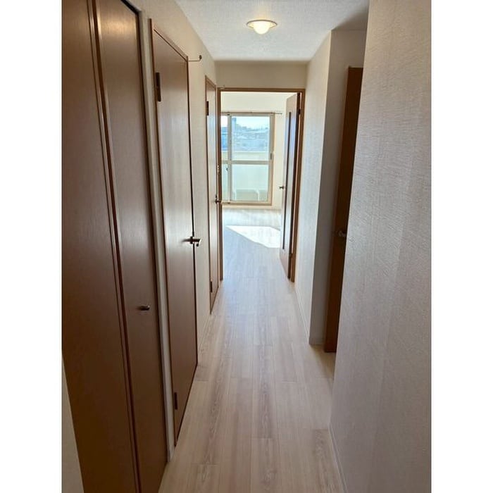 物件内観写真3　(廊下)