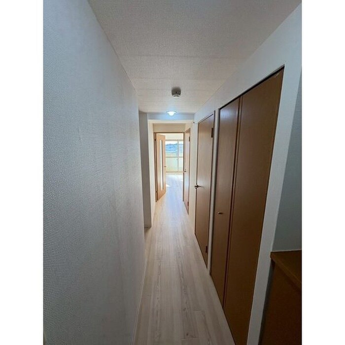 物件内観写真4　(廊下)