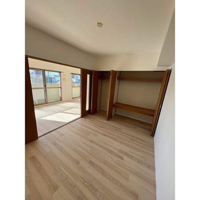 物件内観写真11　(収納)